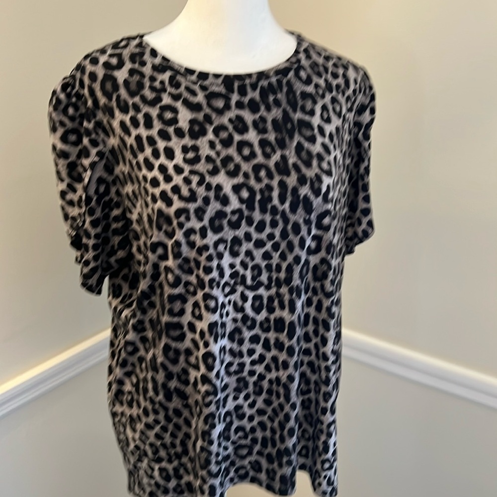 Michael Kors tulip sleeve animal print blouse, sz large, soft stretchy fabric.